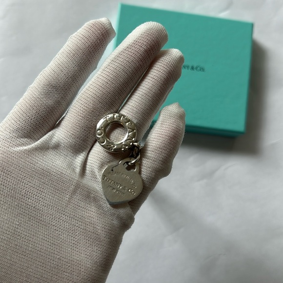 Heart Tag Toggle Necklace - Picture 7 of 10